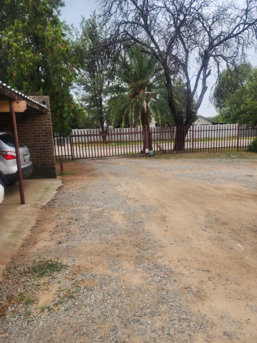 2 Bedroom Property for Sale in La Hoff North West